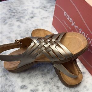 NEW Easy Spirit Women's Brown Strappy Sandals women 7.5 Narrow